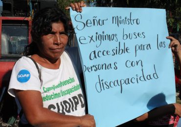 Personas con discapacidad y el acceso al transporte público en El Salvador